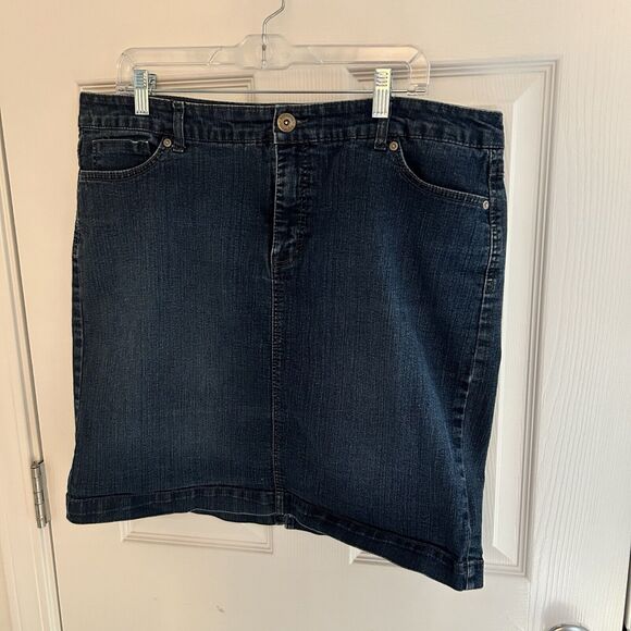 Style Co Dark Wash Denim Skirt Size 18 - Picture 1 of 6